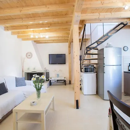 Lefkascottagehouse *